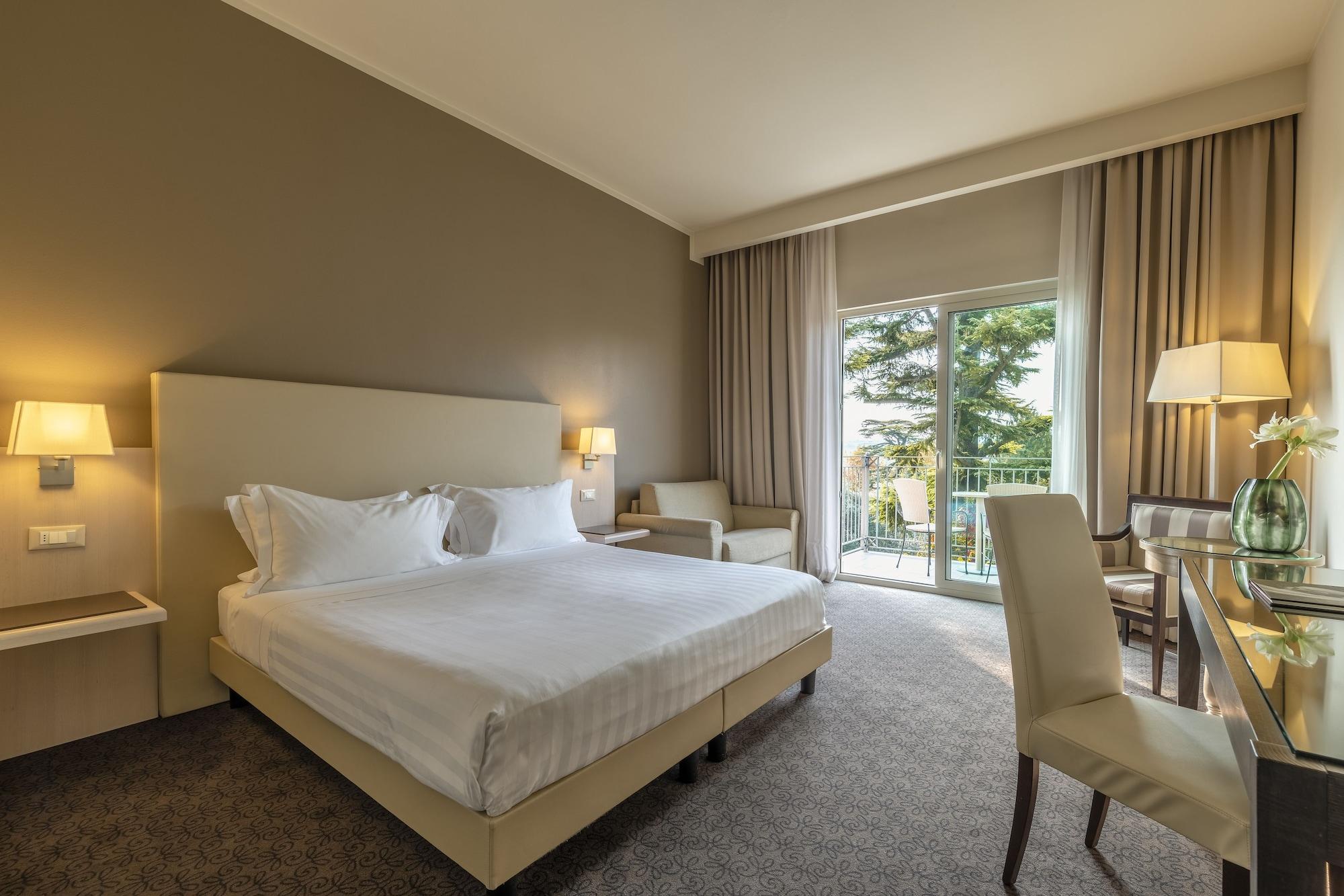Villa Rosa Hotel Desenzano 데센자노델가르다 외부 사진
