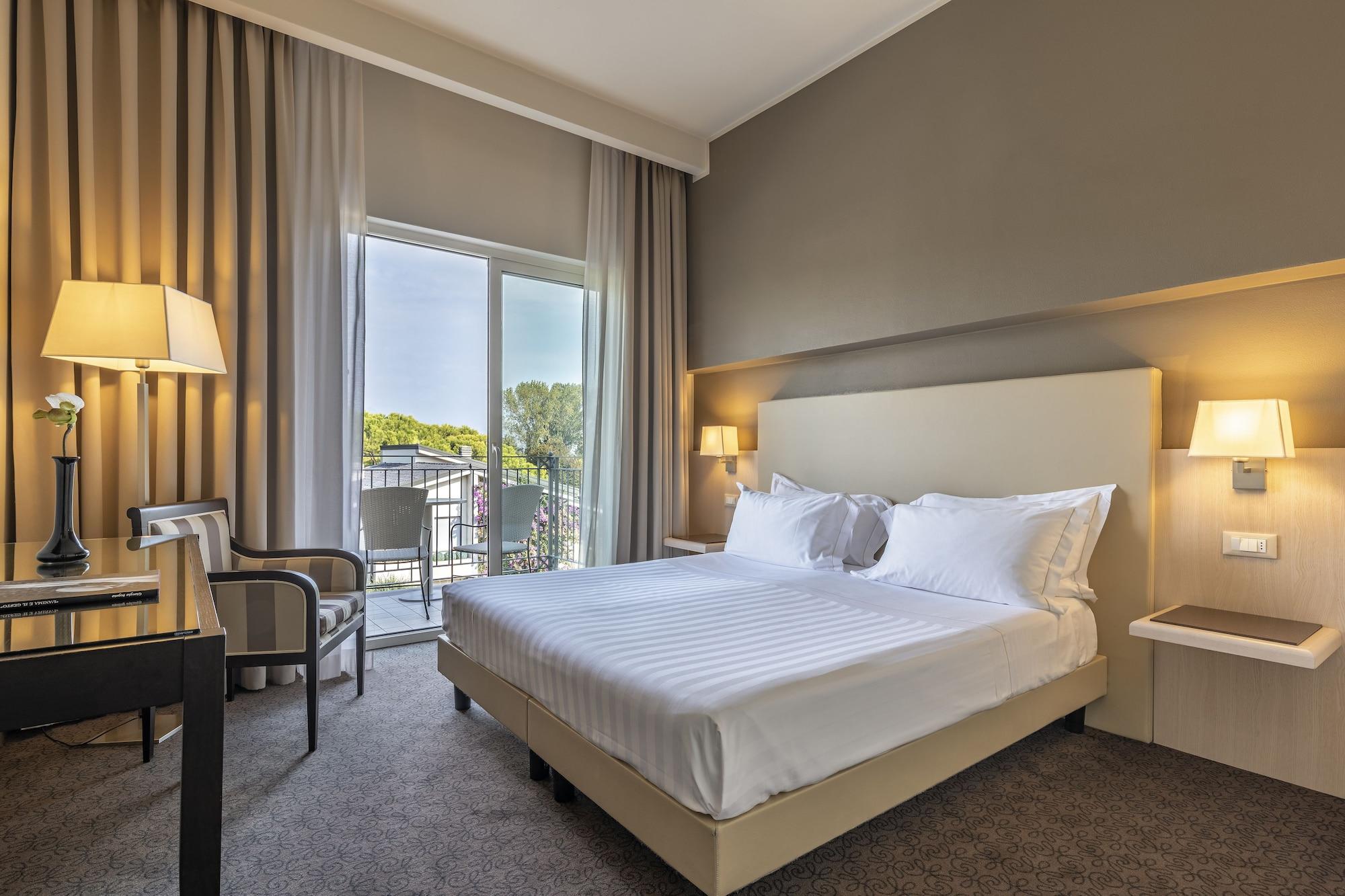 Villa Rosa Hotel Desenzano 데센자노델가르다 외부 사진