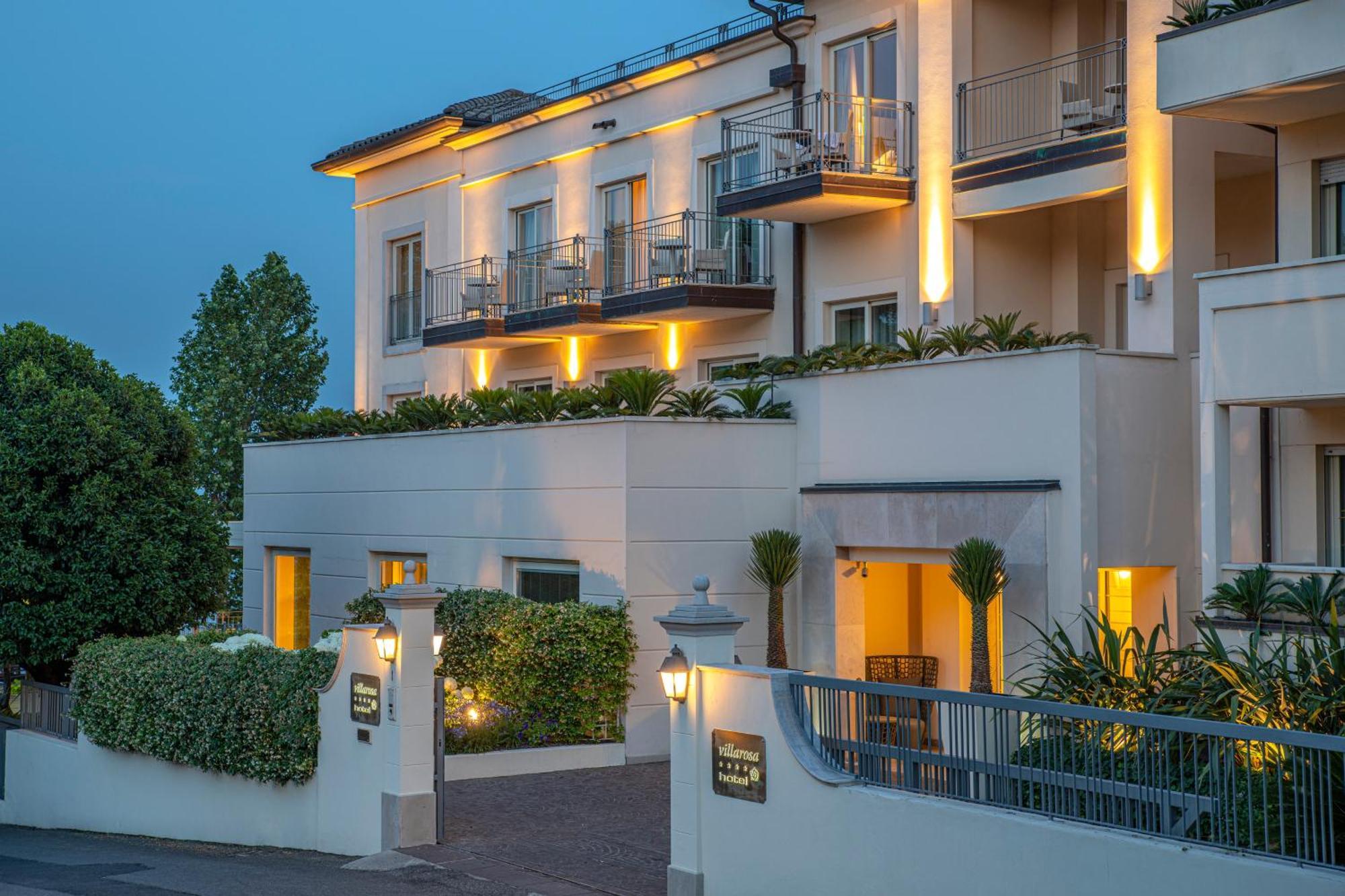 Villa Rosa Hotel Desenzano 데센자노델가르다 외부 사진