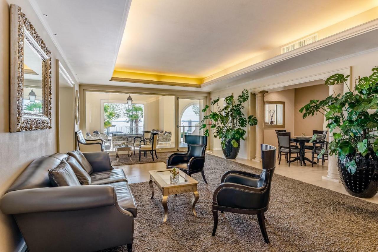 Villa Rosa Hotel Desenzano 데센자노델가르다 외부 사진