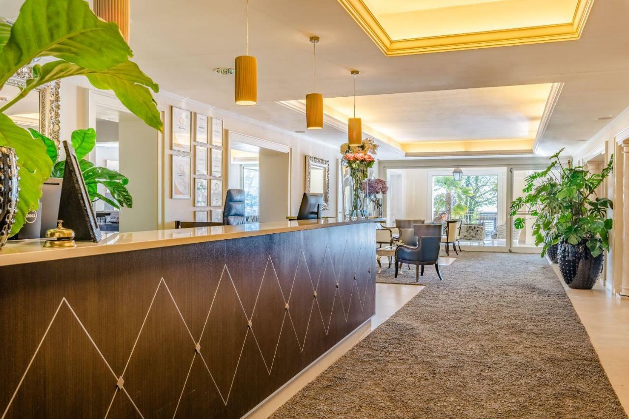 Villa Rosa Hotel Desenzano 데센자노델가르다 외부 사진